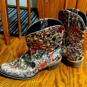 Women’s Roper Boots